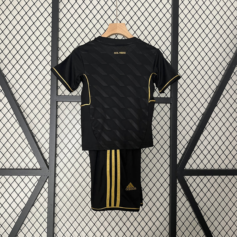 KIT Infantil Retrô Real Madrid 2011/12 Fora
